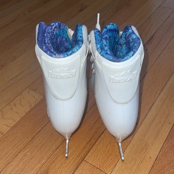 Lake Placid Molded Ankle Support Ice Skates - Picture 7 of 10